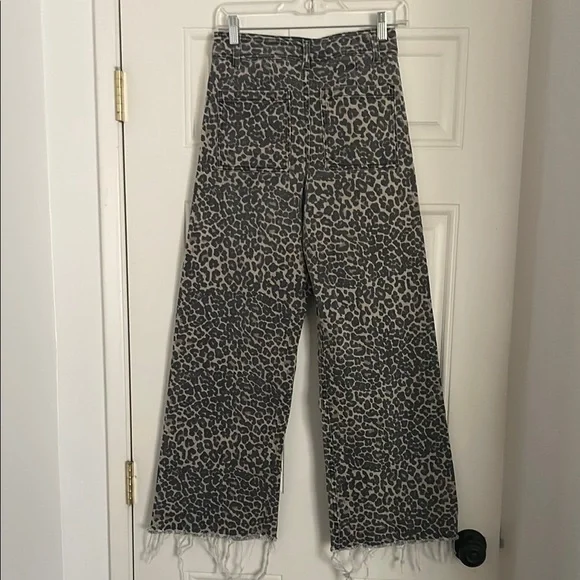Leopard Print Wide Leg Pants - Picture 3 of 7